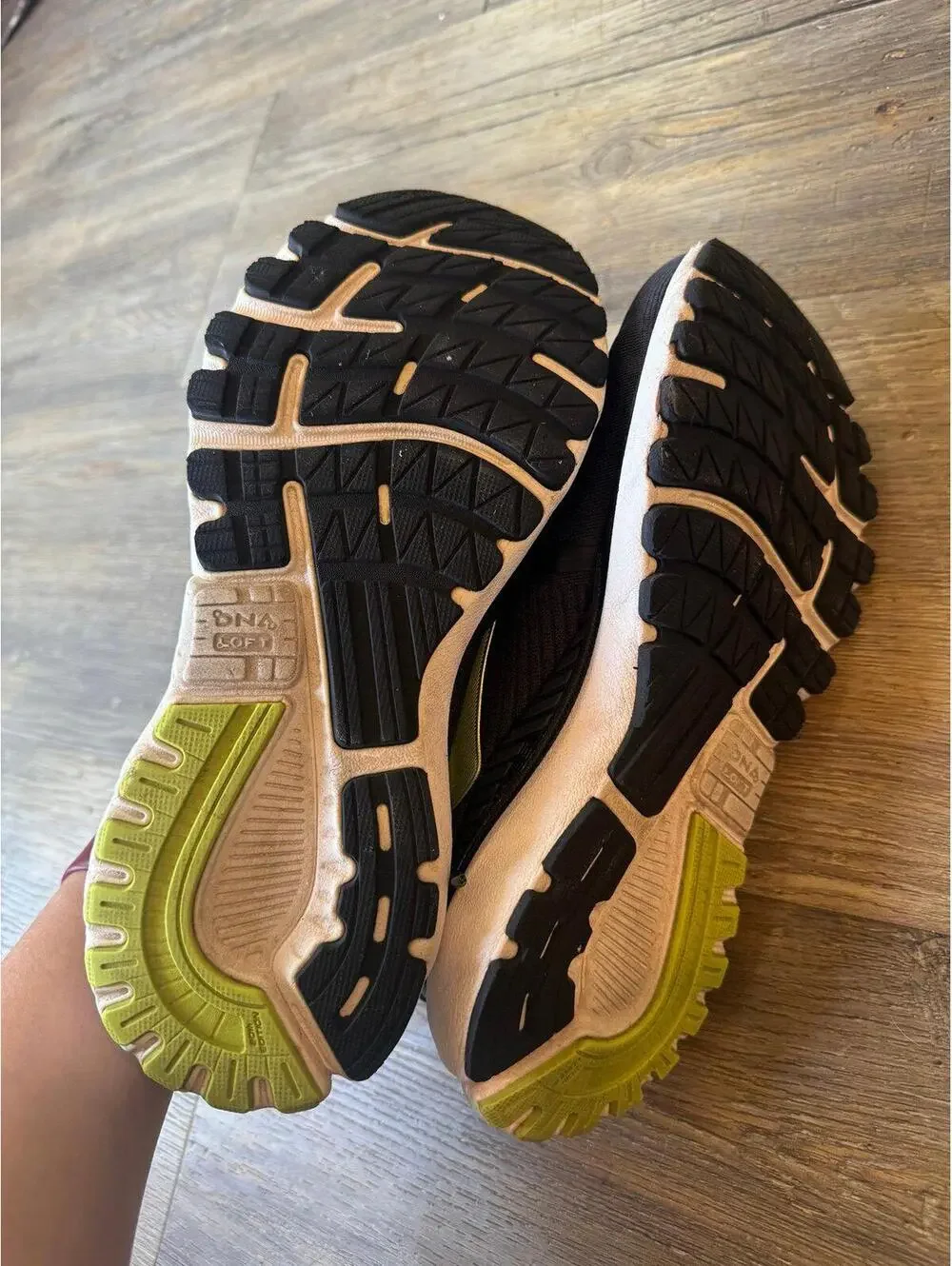 Brooks Men's Adrenaline GTS 20 Black/Lime/Blue Grass, Running Shoes sz 8 EUC